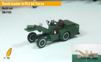 Bomb loader in PLA Air Force 1/72